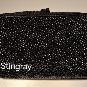 Nyckelplånbok i äkta Stingray-läder - Svart