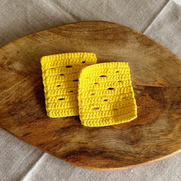 Crochet Slice of Cheese for kid’s small kitchen. Handmade eco friendly pretend play toy for Montessori activities. Christmas gift idea.