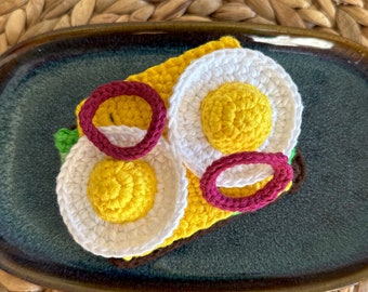 Crochet Sandwich with Quail Fried Egg, unique birthday and Christmas gift, handmade cotton Montessori toys for creative play