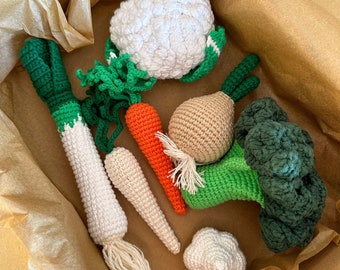 Crochet 7 Vegetables for Montessori activities at home. Handmade pretend play toys for kids kitchen. Christmas gift idea. Fall home decor.