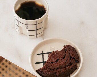 Tasse à café faite main avec assiette - Ensemble de tasse et soucoupe en céramique, tasse à café minimaliste, tasse à thé, tasse à expresso faite main, idée cadeau unique