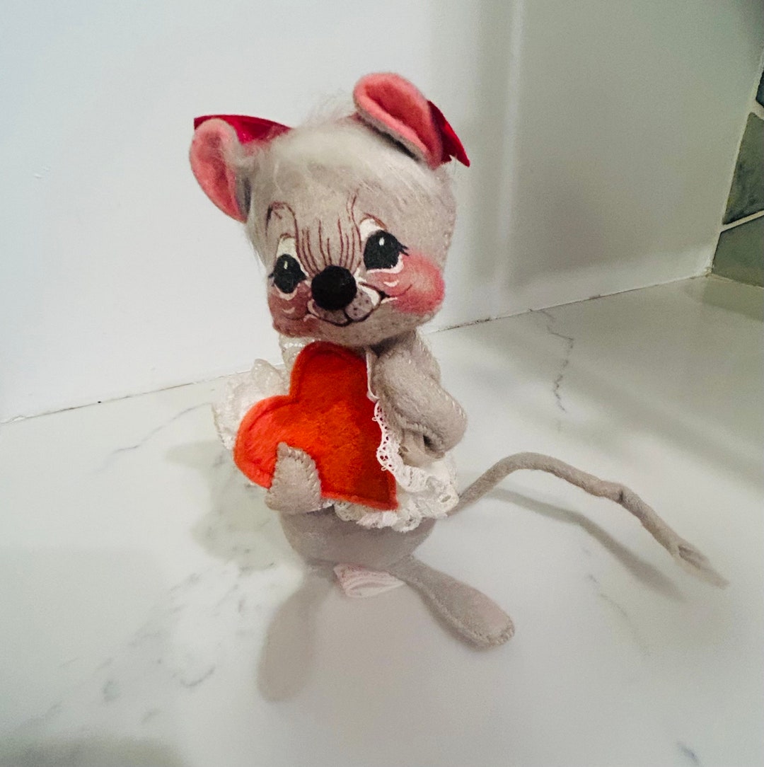 Vintage 1987 Annalees Mouse - Perfect for Valentines Day! - Etsy