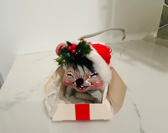Vintage 1991 Annalee "Holiday Mouse in a Box" - very cute with hang tag