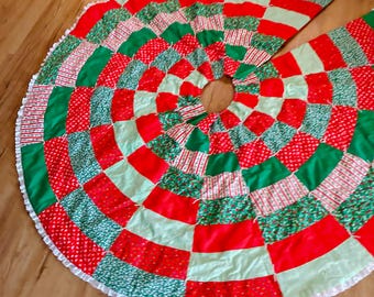 Handmade vintage Quilted Round Christmas Tree Skirt