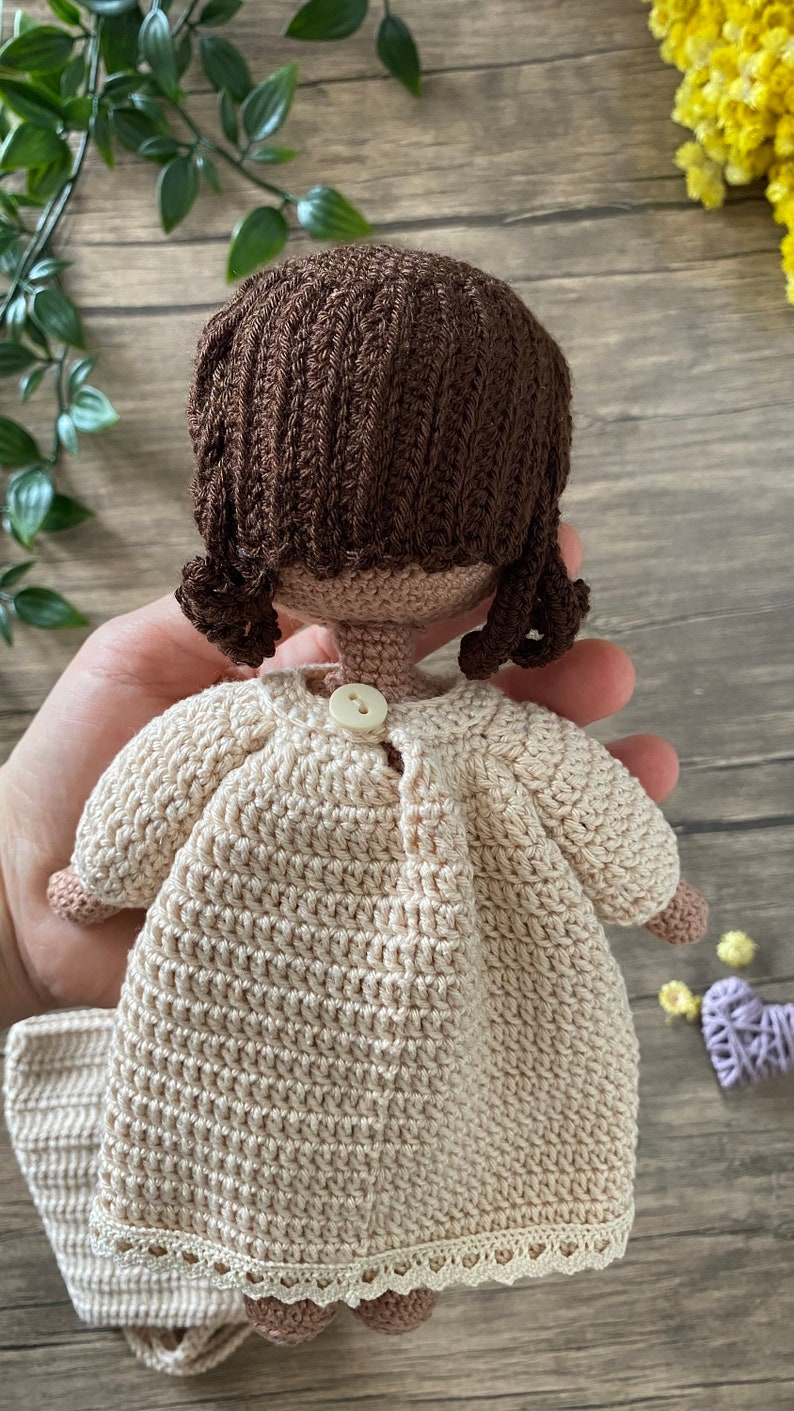 Amigurumi Zeynep hijab doll crochet pattern image 3