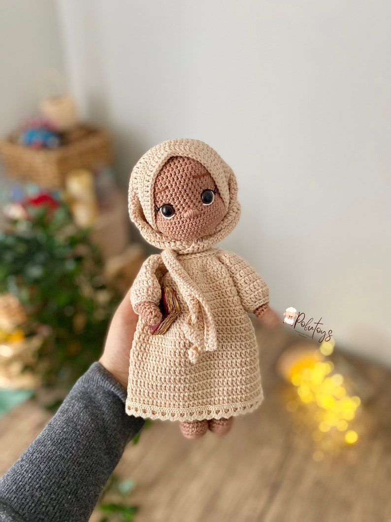 Modèle au crochet pour poupée hijab Amigurumi Zeynep image 1