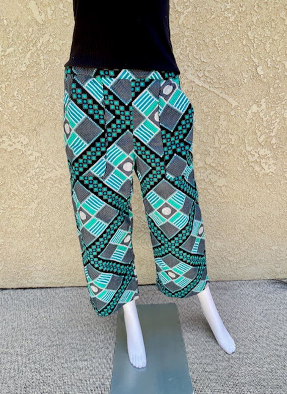 Handmade Kitenge Pants – African Print Cotton Capri & Ankle-Length | Made in Zanzibar | Women-Owned | Ethical Fashion