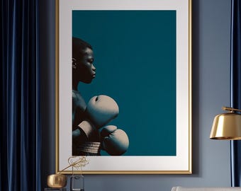 Könnte beinhalten: Gerahmter Kunstdruck mit einem Boxer in weißen Handschuhen vor tealfarbenem Hintergrund. Das Kunstwerk wird in einem Raum mit grauem Sessel, goldenem Beistelltisch und Stehlampe präsentiert.