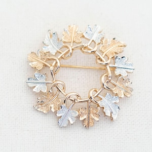 Vintage Art Nouveau Ring of Maple Leaves Brooch by Sarah Coventry - T10