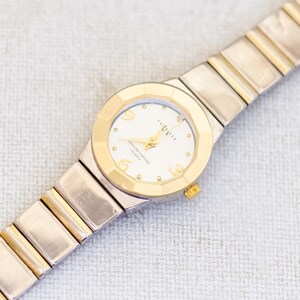 6 inch, Vintage Circle Analog Center Geometric Watch - T25