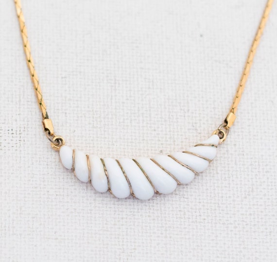 Vintage White Sea Shell Necklace 18 inch by Avon … - image 1