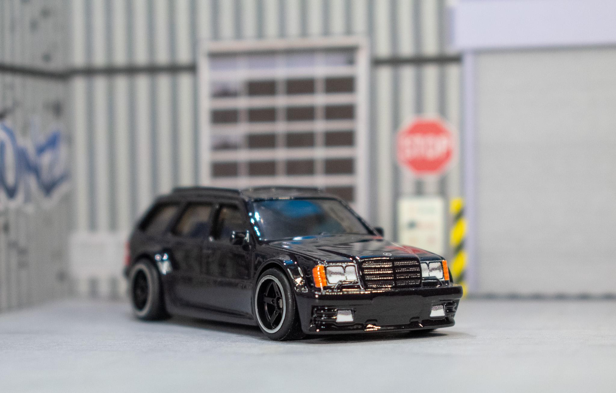 ミニカー Hot Wheels MERCEDES-BENZ AMG E 36 ESTATE Hot Wheels Mercedes-Benz AMG E '36 Estate Special Edition