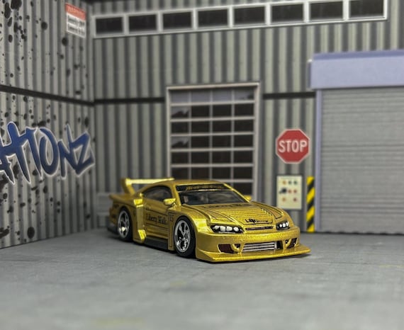 LIBERTY WALK Nissan SILVIA S15 ゴールド Hot Wheels Liberty Walk LB