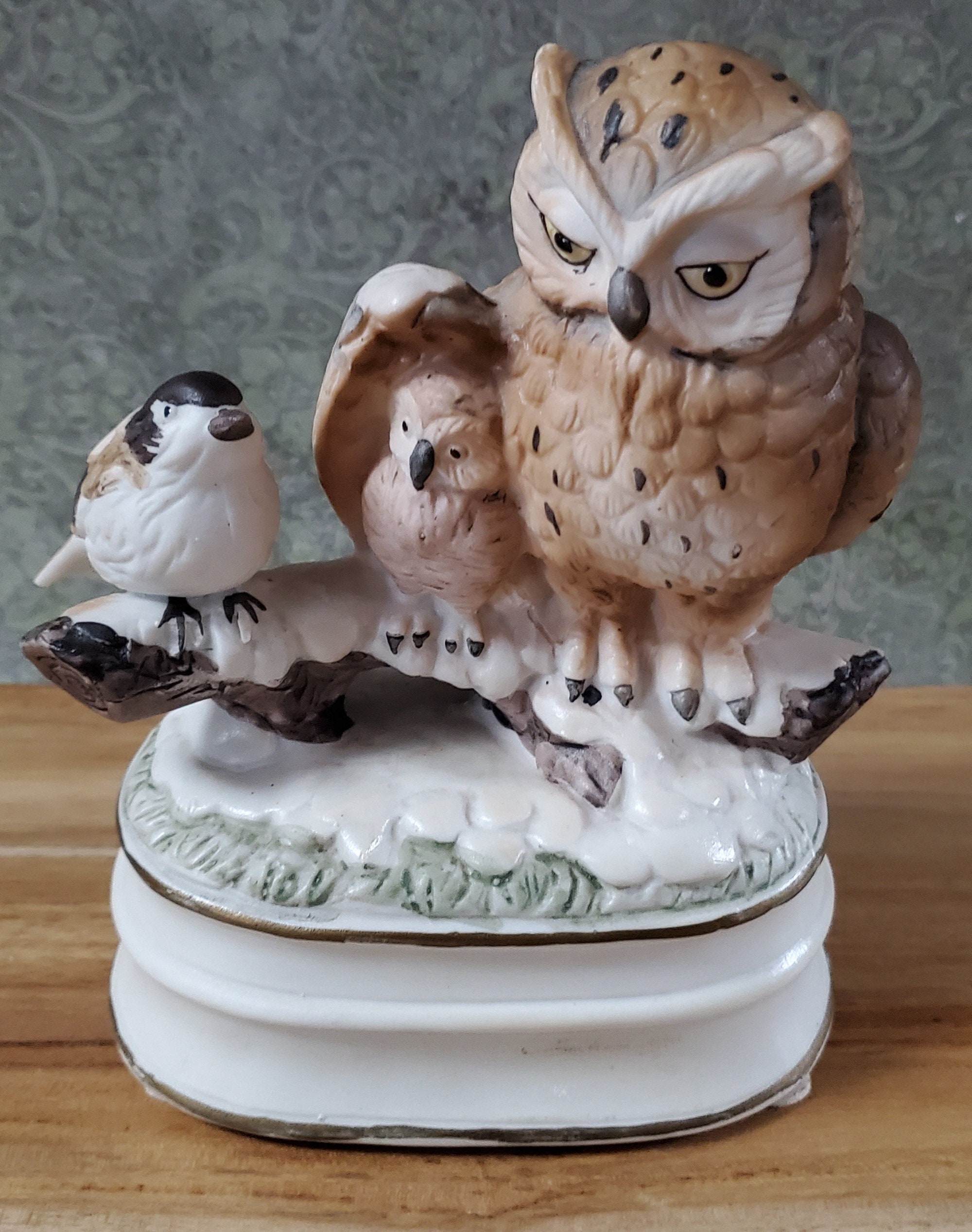 Vintage Towle Fine Porcelain Music Box Momma OWL w/Baby Bird Japan 6"