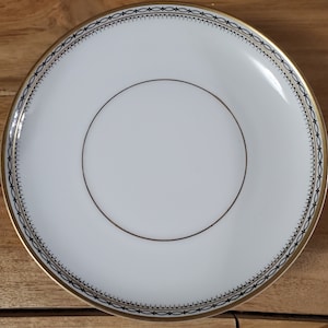 H & Co. Claridge Imperial 4 Tea Cup Saucers Vintage Serving Bavaria Gold Trim