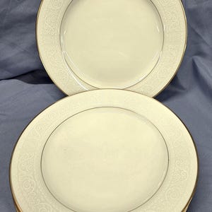 Set of 4 Noritake TULANE Ivory China Japan 7562 Dinner Plates 10.5&quot; Gold Trim Vintage