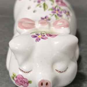 Vintage 1978 Avon Ceramic "Pampered Piglet" Pomander Potpourri Holder Retro