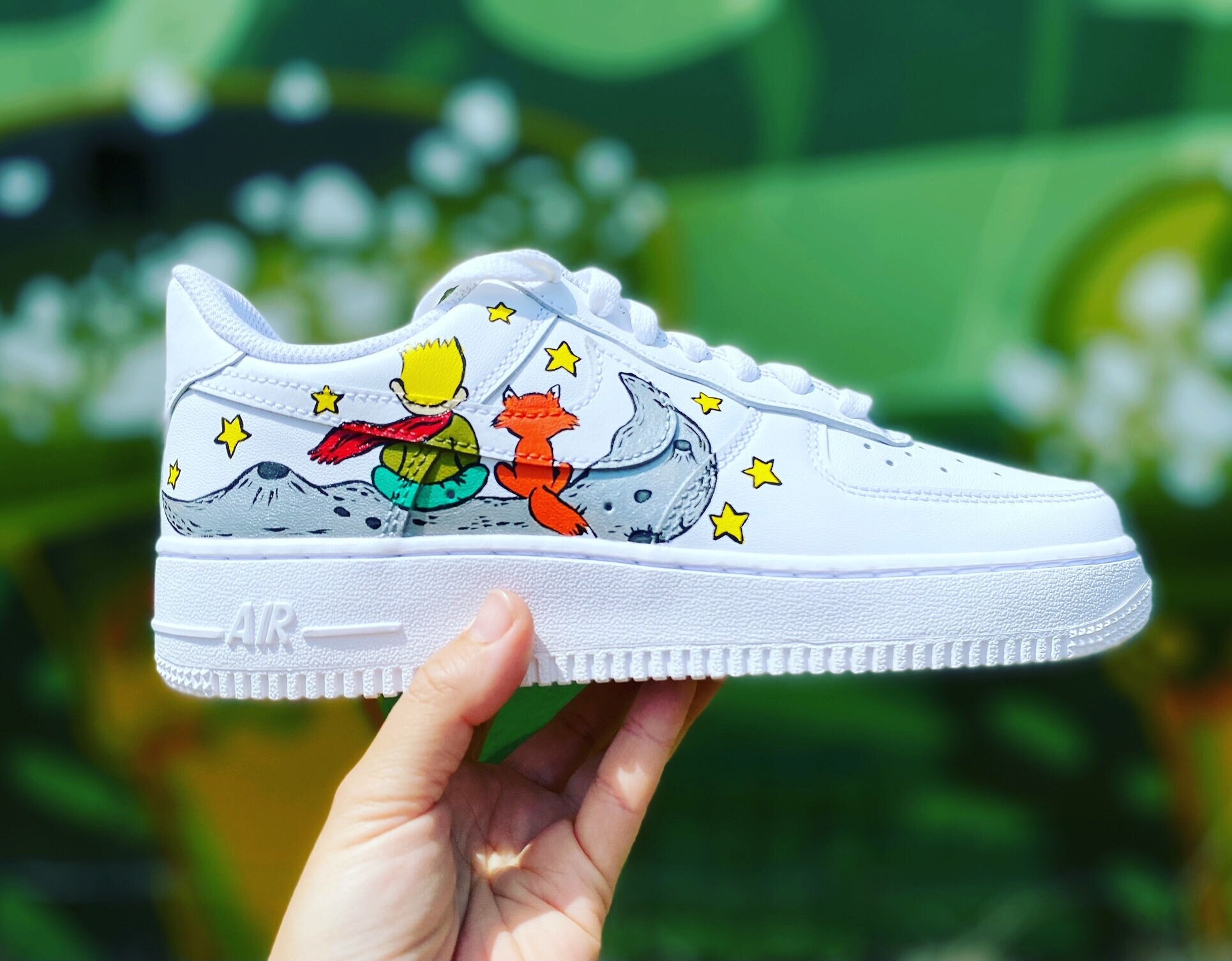 painting white leather sneakers