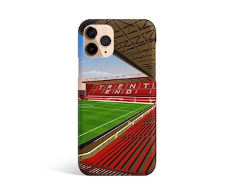 Nieoficjalny futerał na telefon inspirowany stadionem Nottingham Forest City Ground