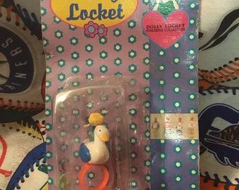 Vintage - Dolly Locket - Polly Pocket Clone - Swan Ring with Figure