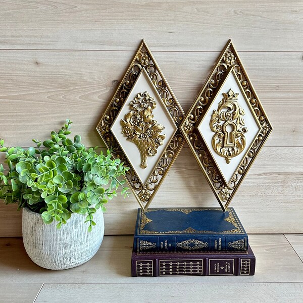 Vintage Victorian Style Wall Plaque Set