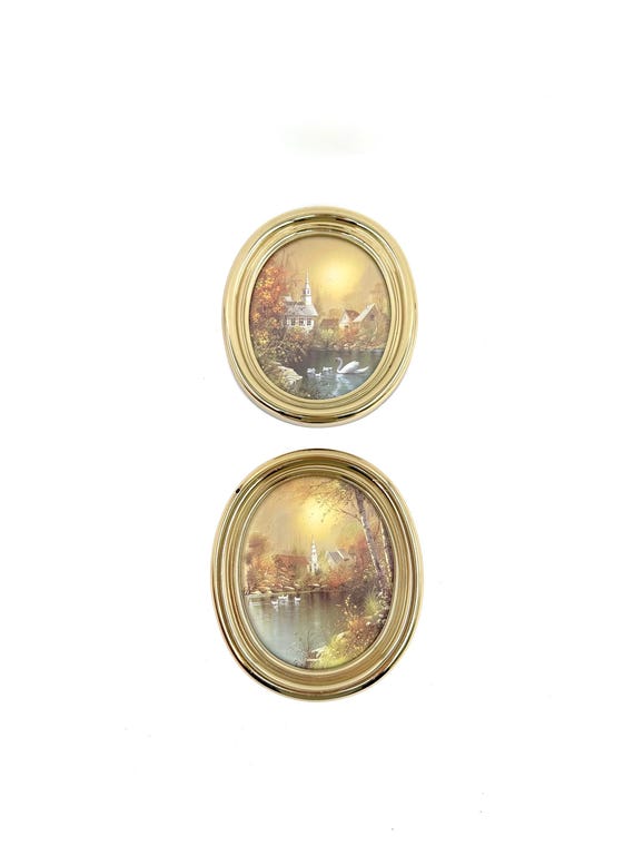 Vintage Swan Wall Decor | MCM Oval Framed Swan Wall Decor | Cottage Core Style Wall Decor