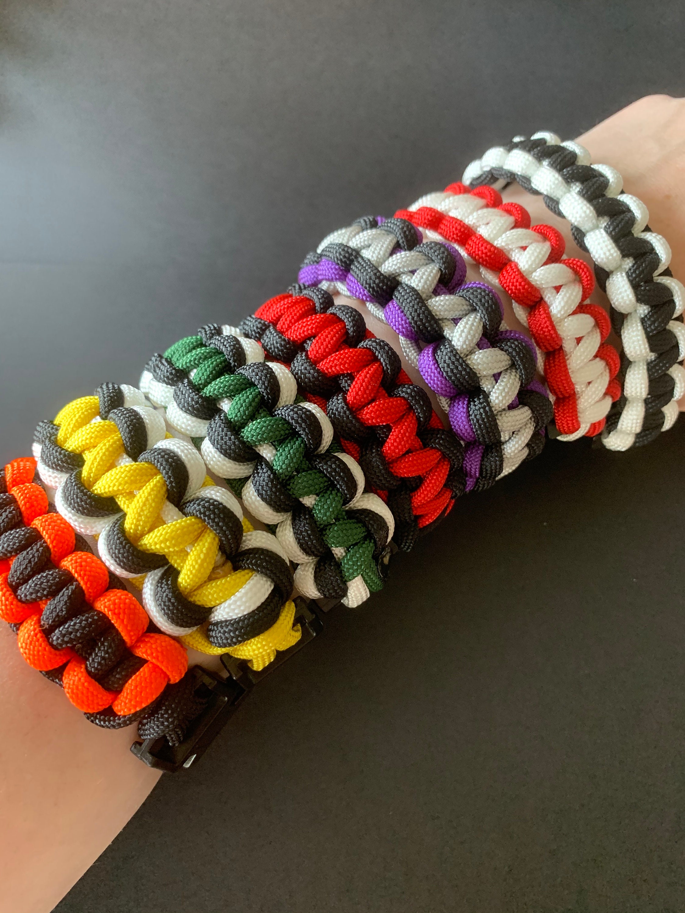 Paracord charm best sale bracelet