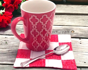 キルティングマグラグ – 赤と白のパッチワーク、フランネル裏地