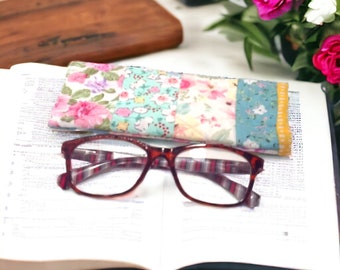 Pastell Floral gesteppte Brillenetui - Weicher Stoff Sonnenbrille & Brillenschutzbeutel, passend für die meisten Brillen, Geschenkidee