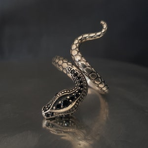 Oriental Snake Ring, 925k Sterling Silver Witchy Ring, Hecate&#39;s Snake Ring, Adjustable Snake Goddess Ring, Serpent Ring, Women&#39;s Gothic Ring