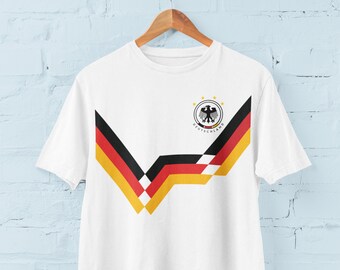 T-Shirt de football rétro Allemagne | Coupe du monde 1990 | Equipe nationale d'Allemagne | Bal de football allemand | Tee-shirt vintage de football unisexe Deutschland