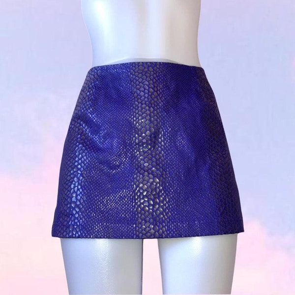 Vintage 90s y2k purple snakeskin mini skirt GUESS