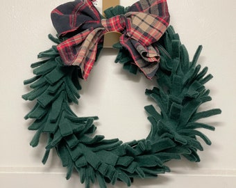 fleece wreath with bow