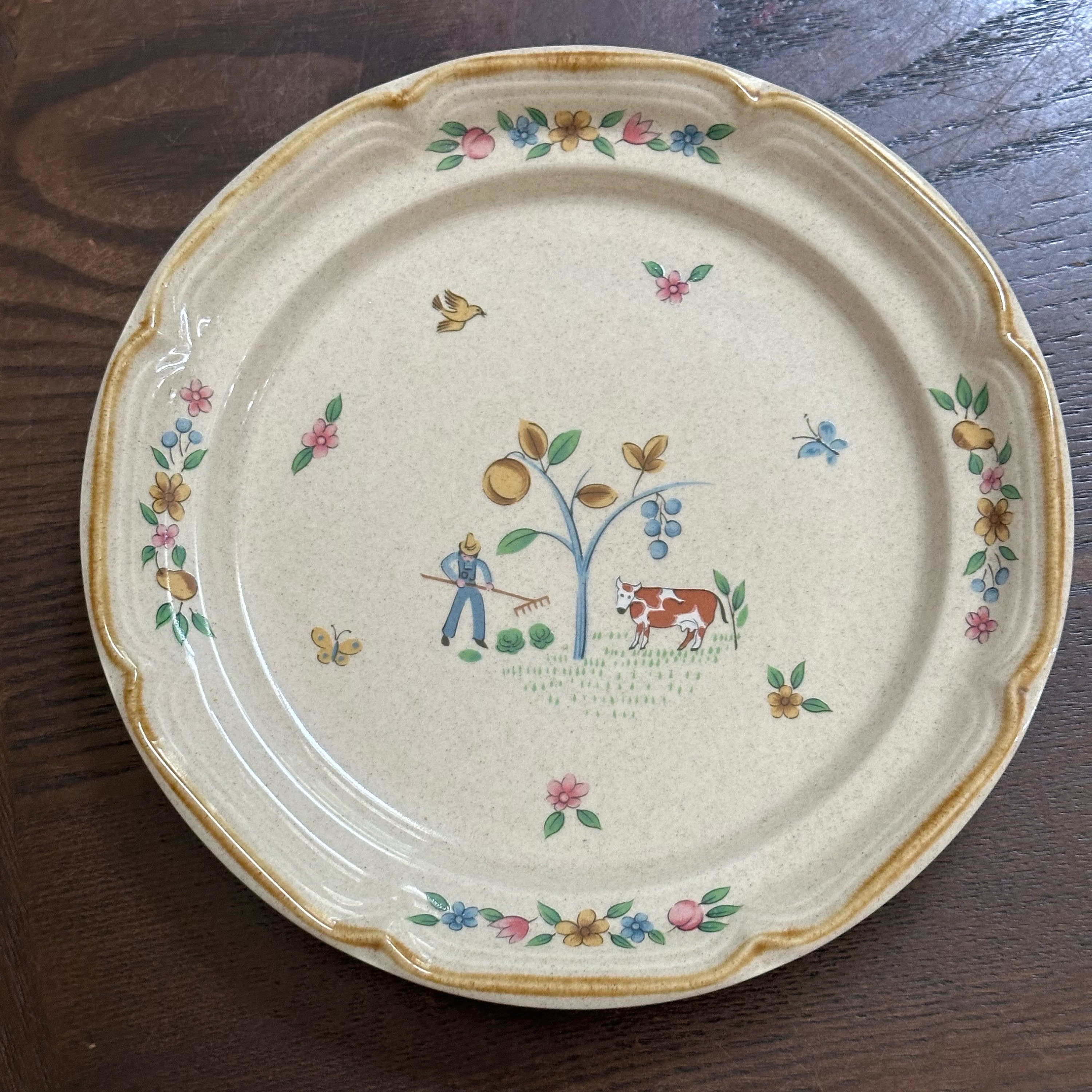 Vintage International Heartland Stoneware: Farmhouse Kitchenware