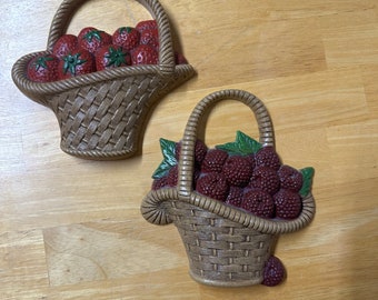 Berry Fruit Baskets Wall Decor, Vintage Kitschy Blackberry Wall Hangings, Plaques for Kitchen Decor