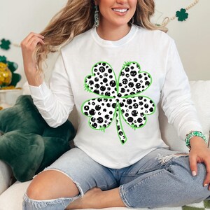 Design de camisa de trevo de 4 folhas com lantejoulas dálmatas para o dia de São Patrício | Download instantâneo PNG | Dia de São Patrício | Sorte dos irlandeses | Camisa de trevo
