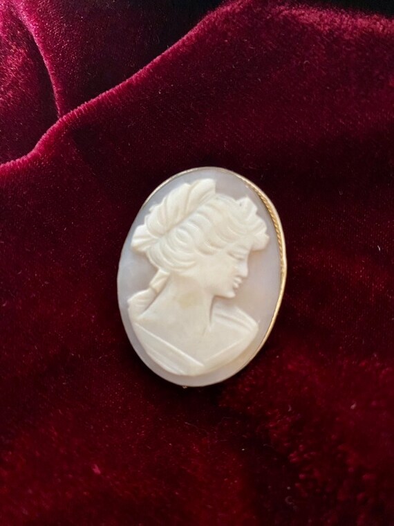 Antique Large Edwardian Cameo Brooch or Pendant in