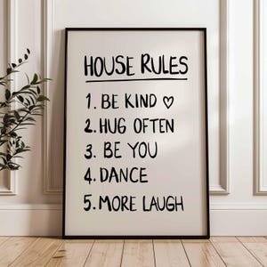 Plakat Trendy House Rules | Wystrój Preppy Apartment | Wydrukowalna sztuka wózka barowego | Plakat z napisami na czarno | Estetyczna dekoracja ścienna w akademiku