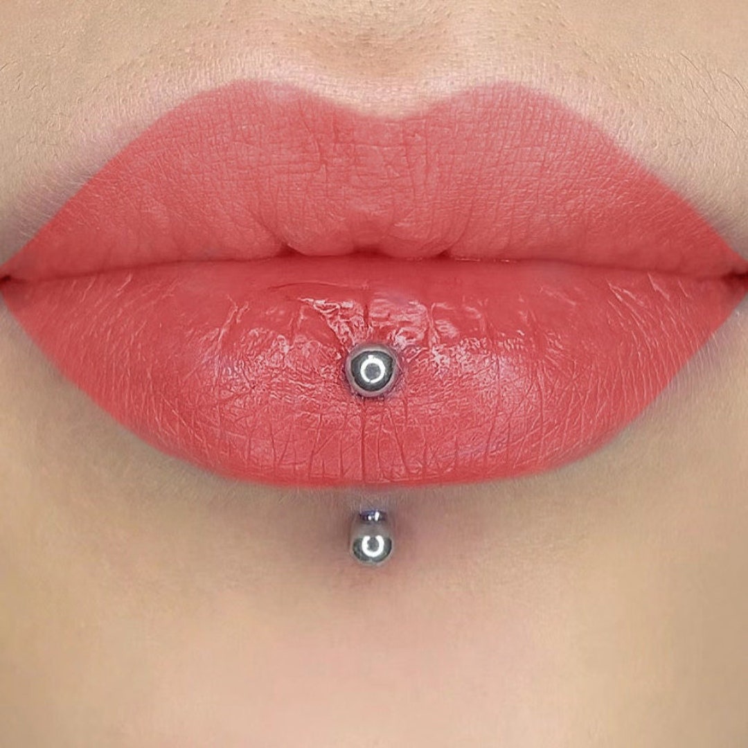 vertical labret rings