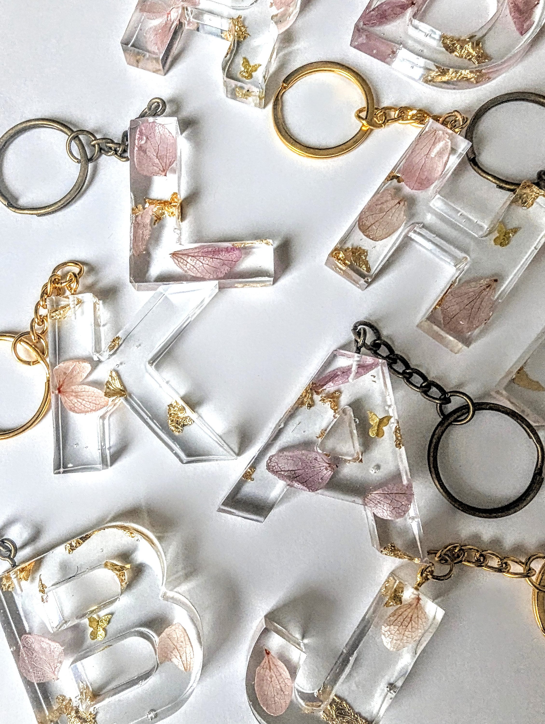 Custom Resin Initial Keychain: Dried Flower Personalized Keyring - Etsy