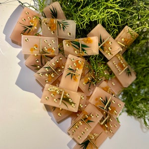 Floral Resin Domino Set – Custom Handmade Dominoes with Dried Flowers, Personalized Tabletop Game Gift
