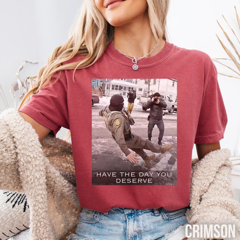 Camiseta con colores cómodos para activistas de derechos humanos, Chinga La Migra, divertida, Abolish Ice, mercancía anti-Trump, Ice Slipping, camiseta pro inmigración imagen 5