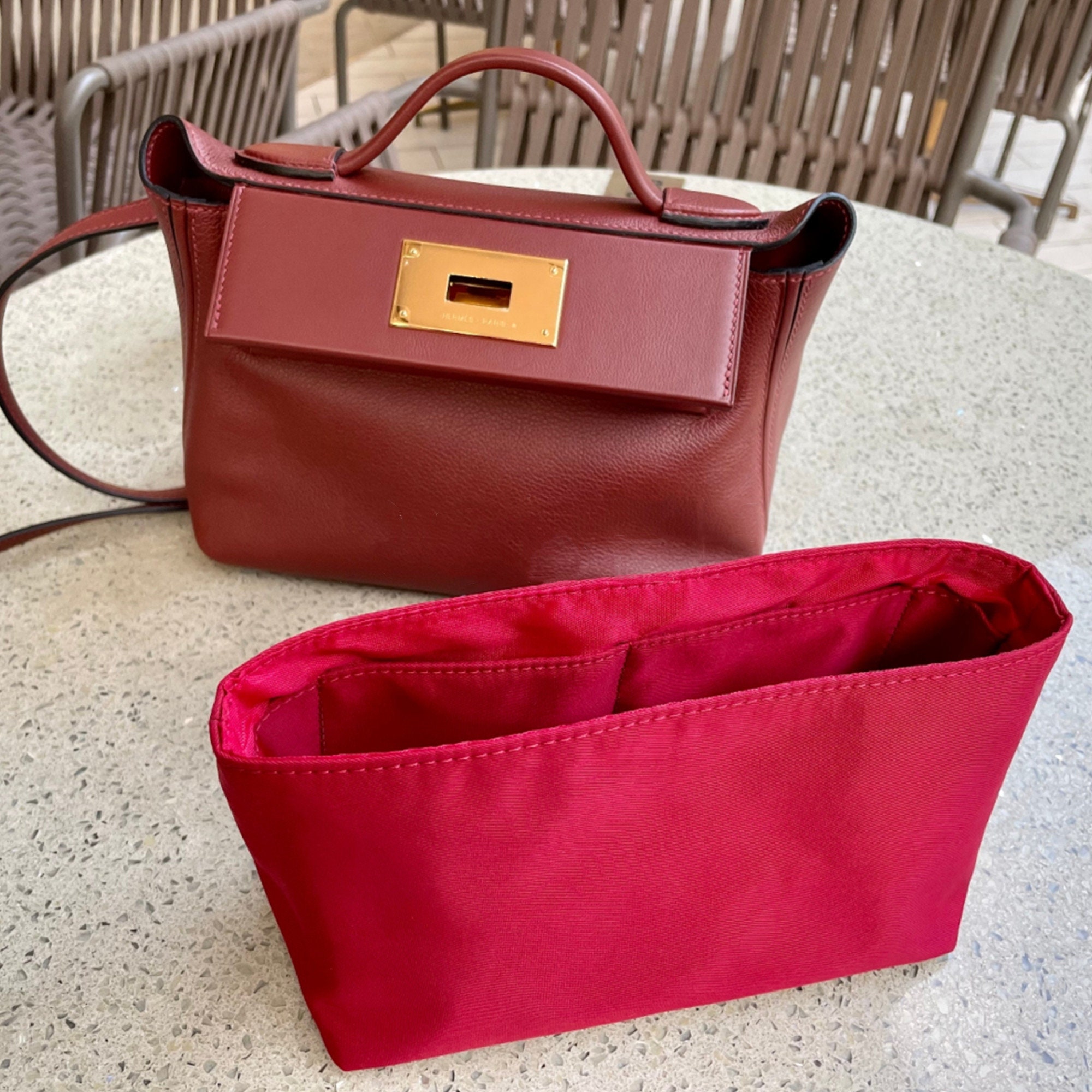 Official news of new Hermes Kelly Mini and its darling details including  price, colors and leathers.