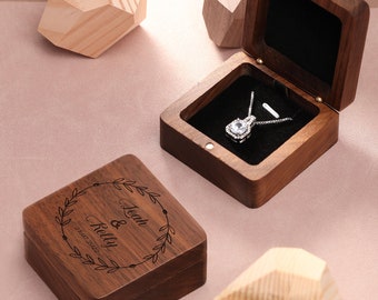 Boîte à colliers en bois personnalisée, boîte à bijoux élégante, cadeau d’anniversaire personnalisé, boîte à bijoux en bois gravée, cadeau d’anniversaire