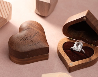 Grabar caja de anillo de madera en forma de corazón, caja de anillo de boda personalizada, propuesta de caja de anillo, boda rústica moderna, regalo para ella, regalo de aniversario