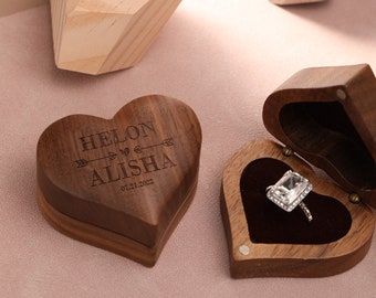 Caja de anillo de boda personalizada, caja de anillo de madera en forma de corazón grabado, propuesta de caja de anillo, boda rústica moderna, regalo para ella, regalo de aniversario