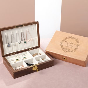 Personalized Jewelry Box, Engrave Jewelry Organizer Box, Wooden Jewelry Case, Vintage Jewelry Box, Travel Jewelry Box, Gift for Mom