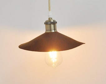 Lederlampe, Messinglampe, Runde Lampe, pflanzlich gegerbte Lederlampe, Nachtlampe, Innenlampe, Raumlampe