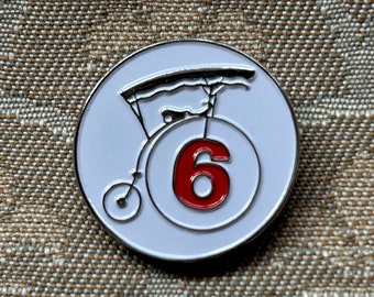 Patrick McGoohan The Prisoner Number 6 Enamel pin / broach / badge