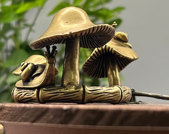 Brass Old Mushroom and Snail Home Decoration, Lucky Fortune Ornament Tea Pet Incense Insert